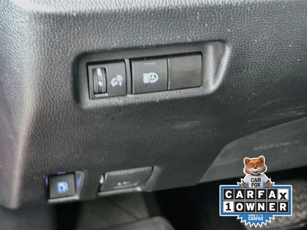 Used 2021 Pearl Toyota XLE image 11
