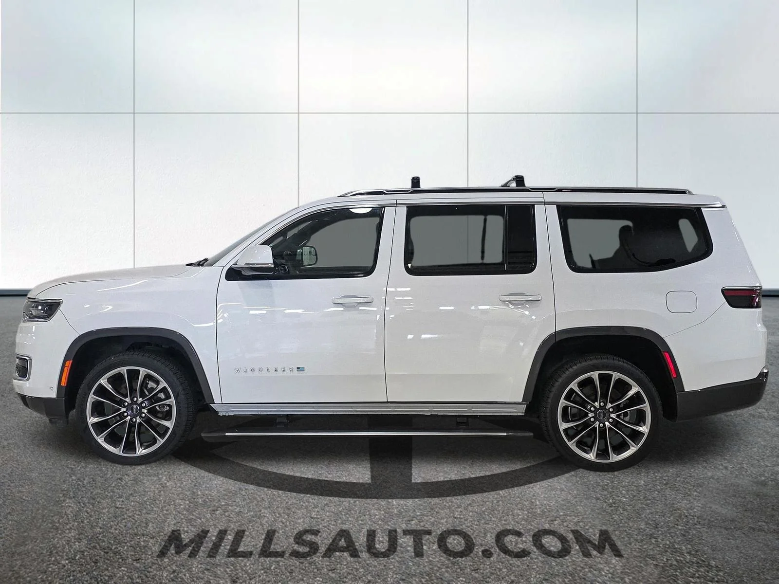 Used 2022 White Jeep Series III image 3