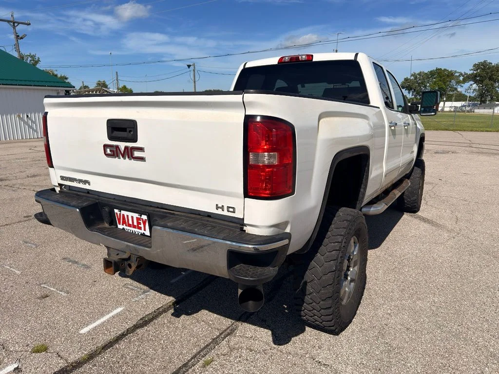 Used 2016 White GMC SLT image 8