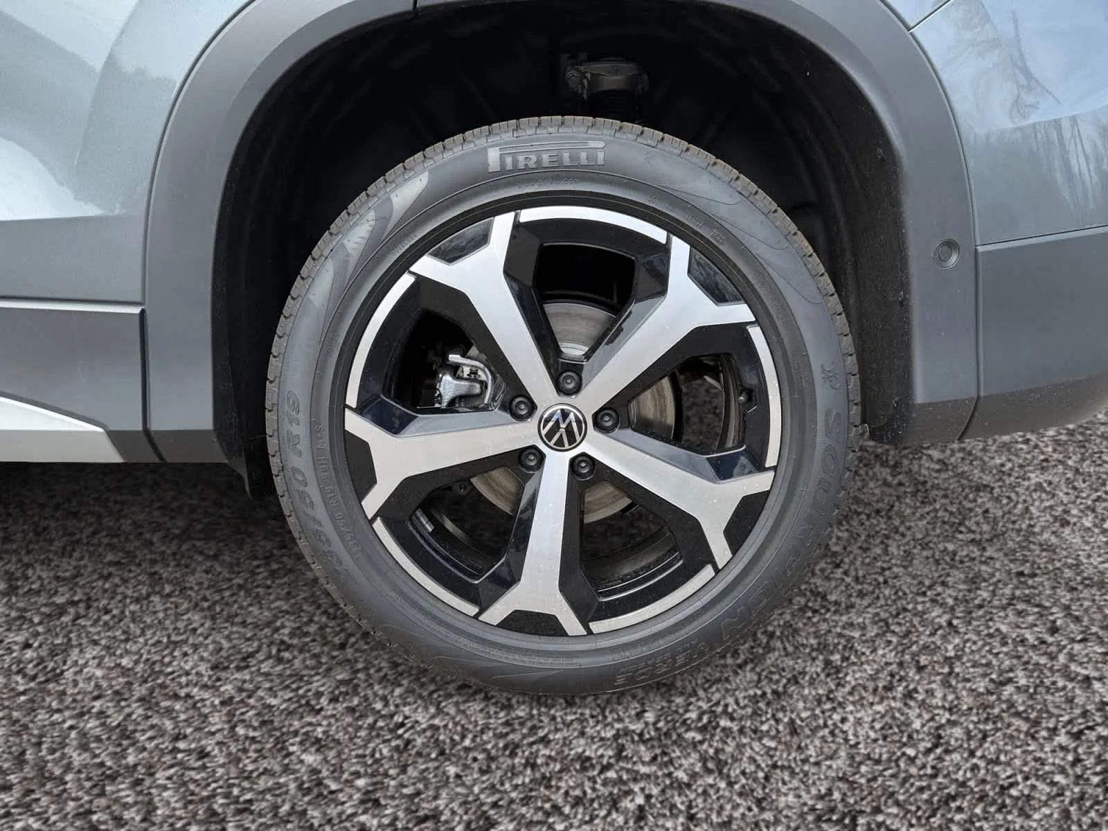 2026 Volkswagen Tiguan SE - Photo 9