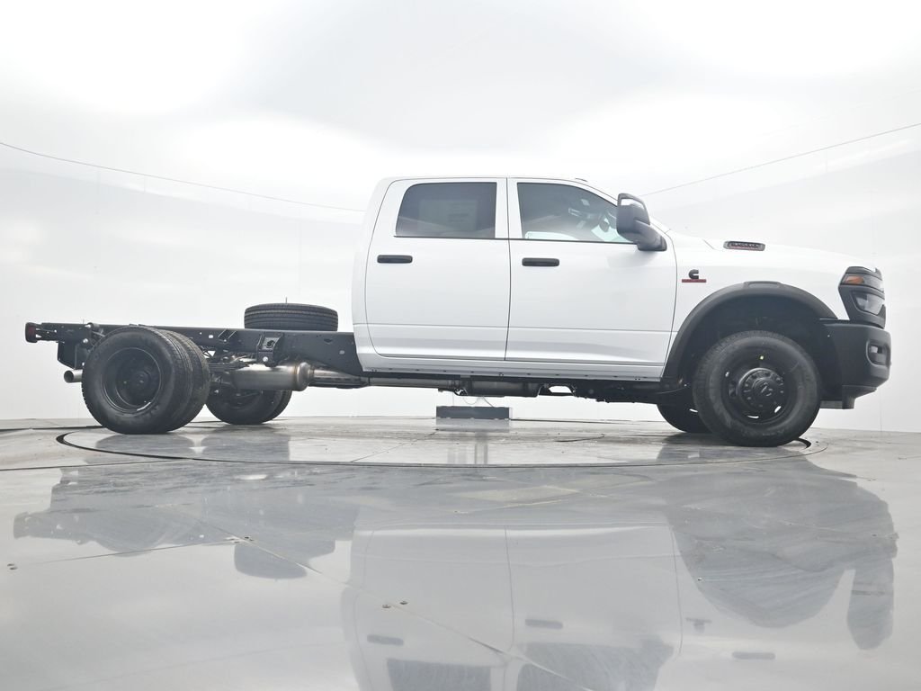 New 2026 Bright White Clear-Coat Exterior Paint RAM Tradesman image 34