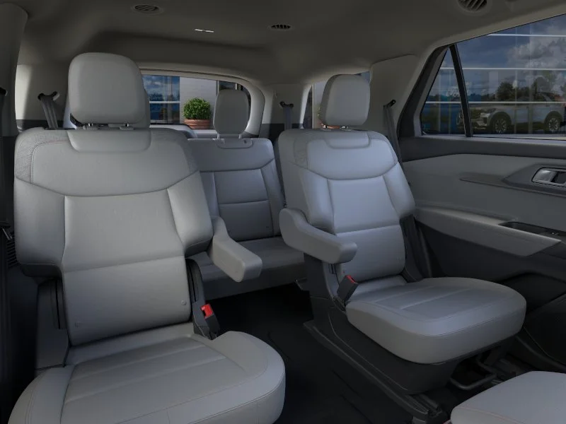 New 2026 Star White Metallic Tri-Coat Ford Active image 11