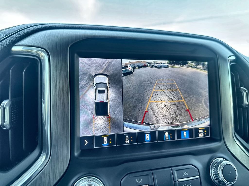 Used 2021 White GMC Denali image 14