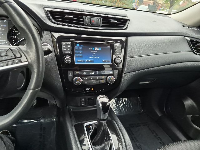 Used 2017 White Nissan SV image 17