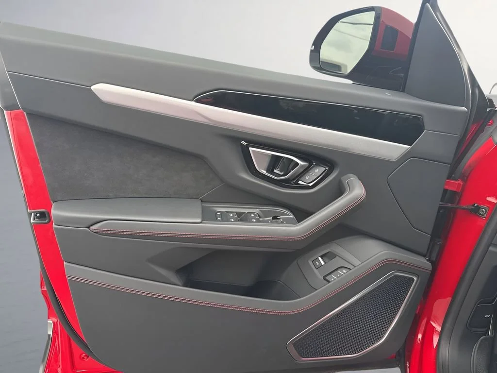 Used 2022 Rosso Antero Lamborghini  image 29