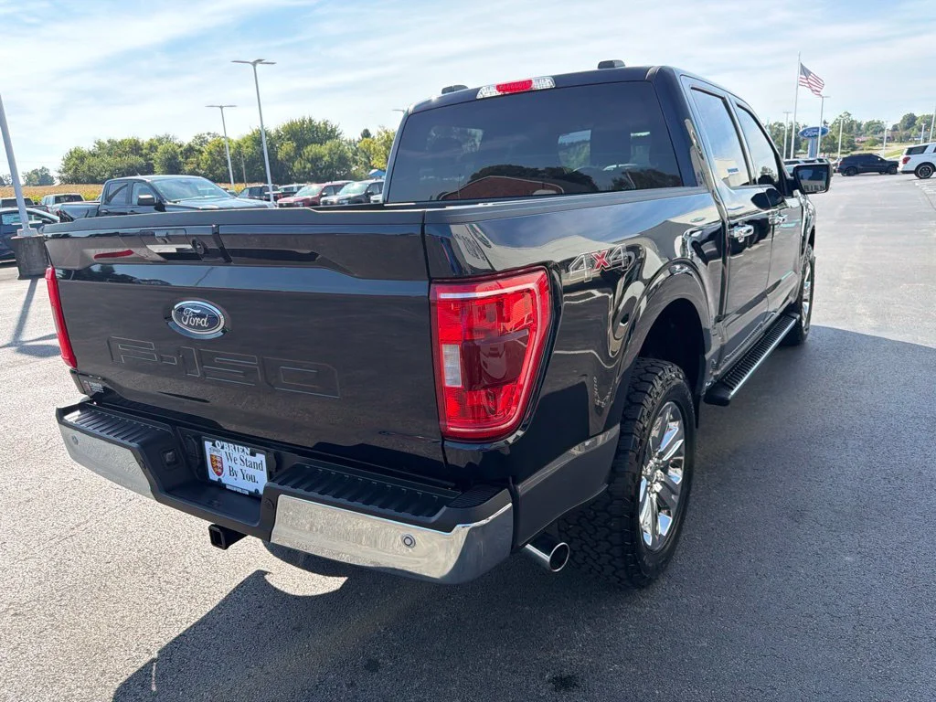 Used 2021 Antimatter Blue Metallic Ford XLT image 5