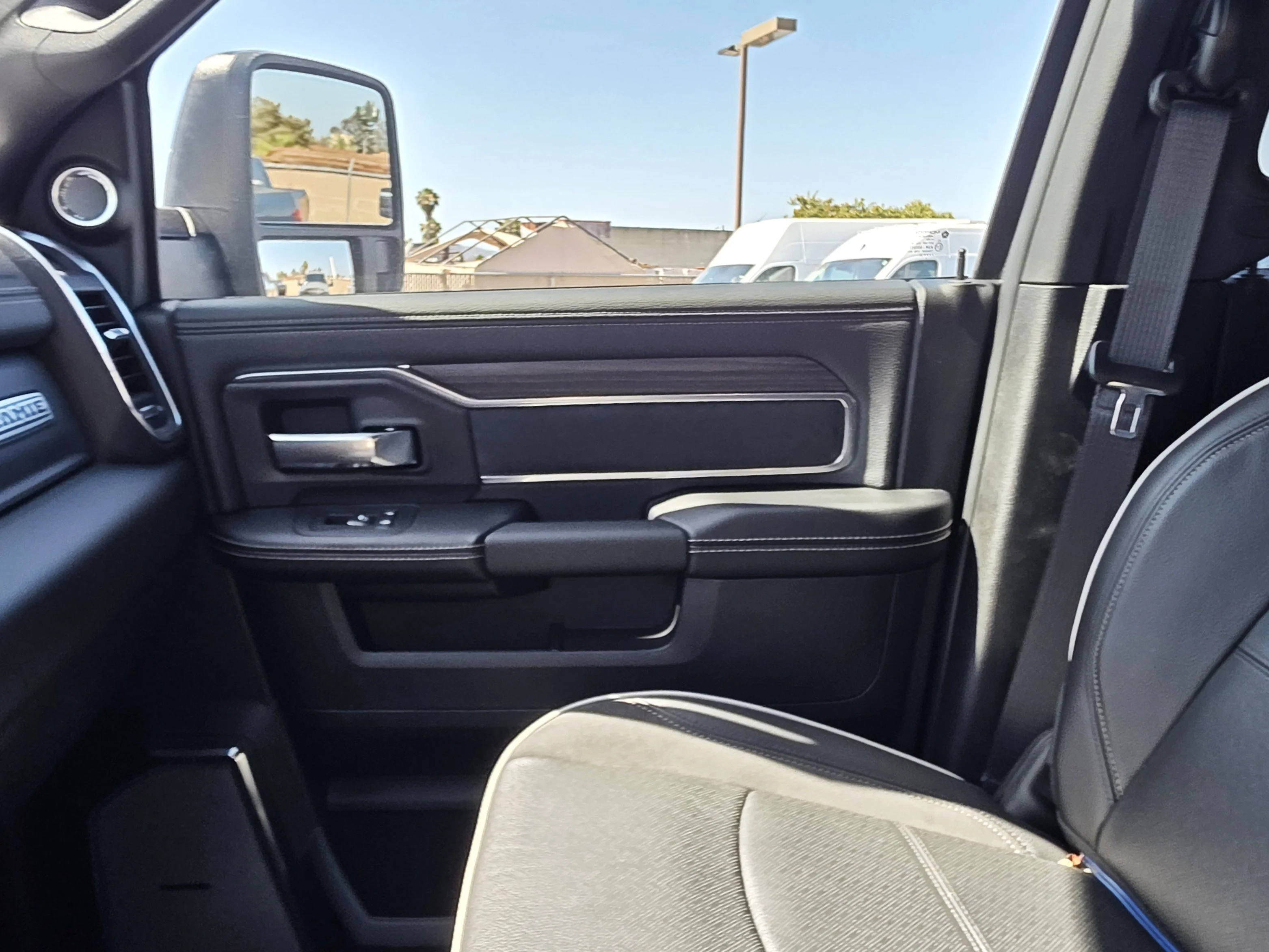 New 2026 Granite Crystal Metallic Clearcoat RAM Laramie image 8