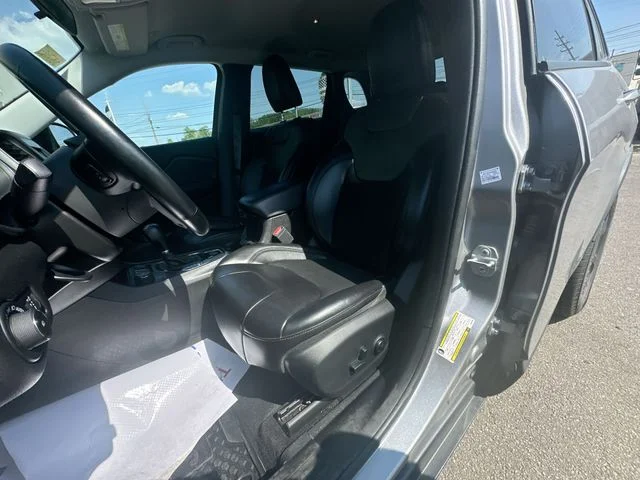 Used 2020 Silver Jeep Latitude Plus image 13