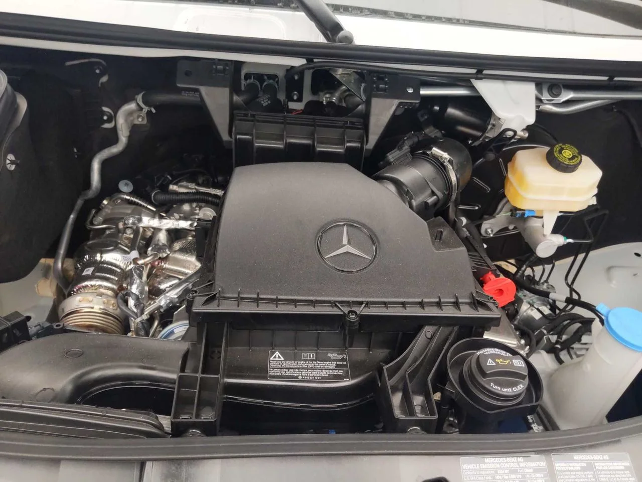 New 2024 Arctic White Mercedes-Benz Cargo 170 WB Extended image 9