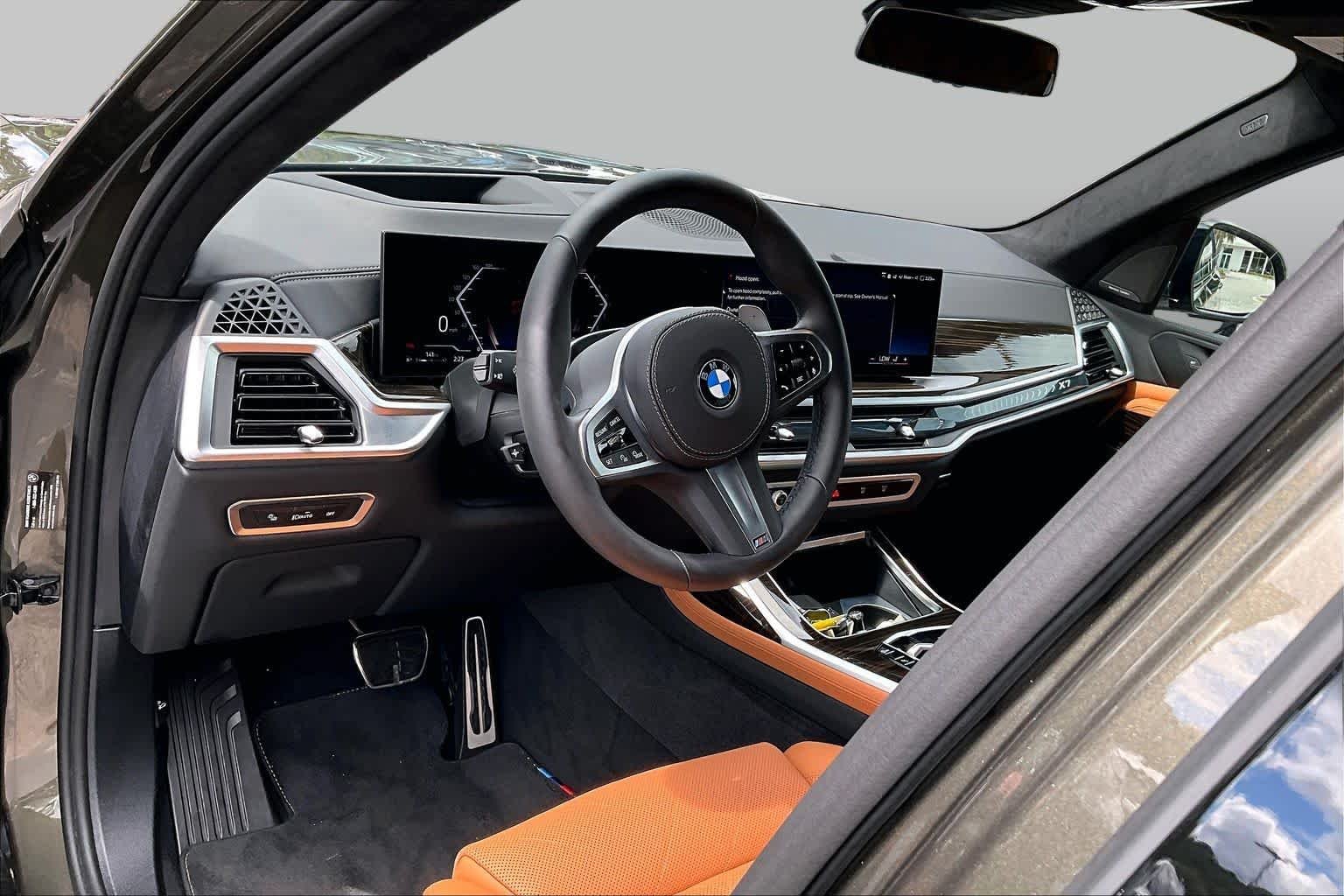 Certified Used 2025 Manhattan Green Metallic BMW xDrive40i image 18