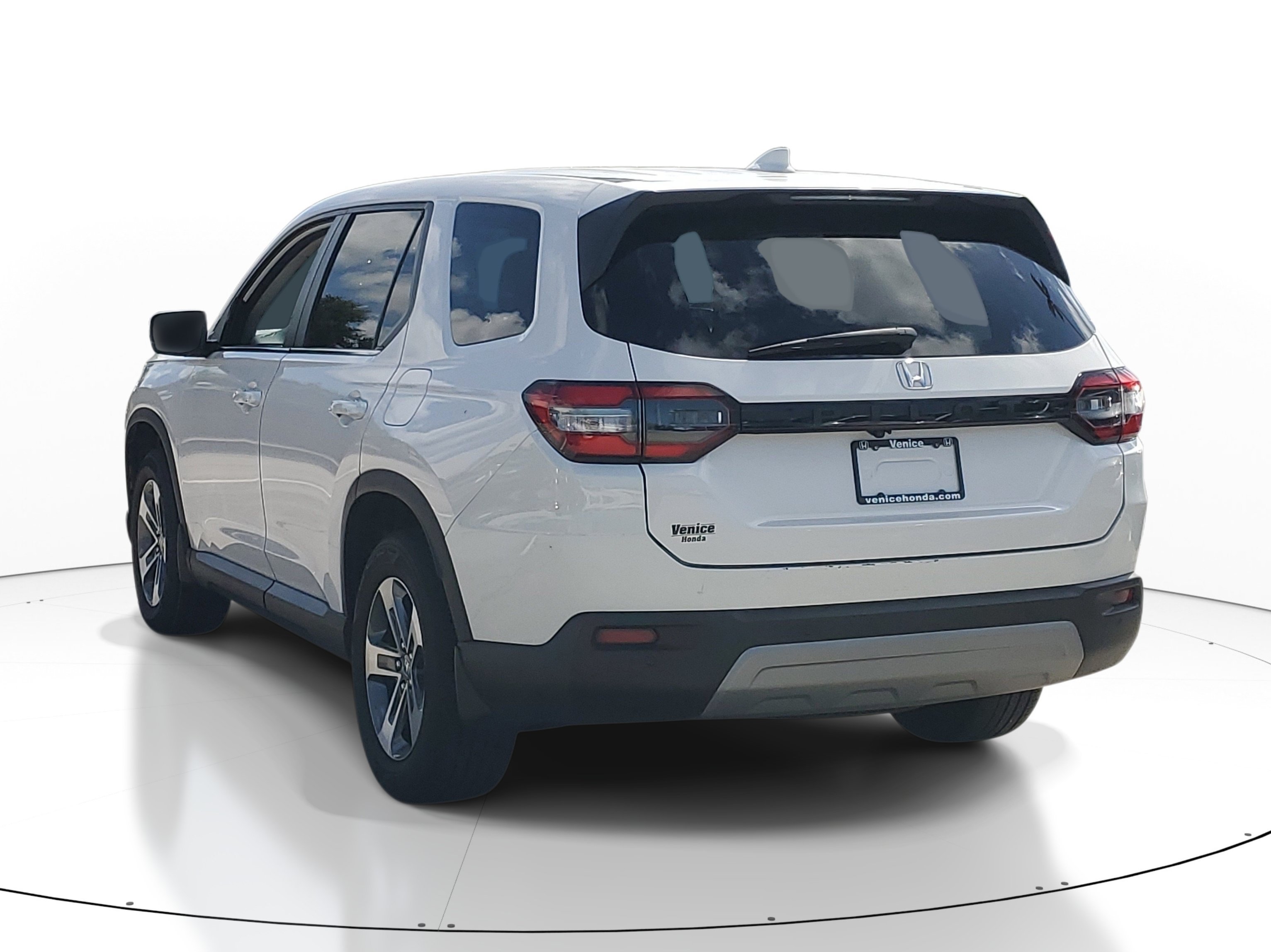 Used 2025 White Honda EX-L image 3