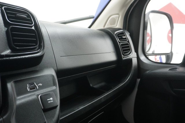 Used 2025 WHITE Ram Tradesman image 31