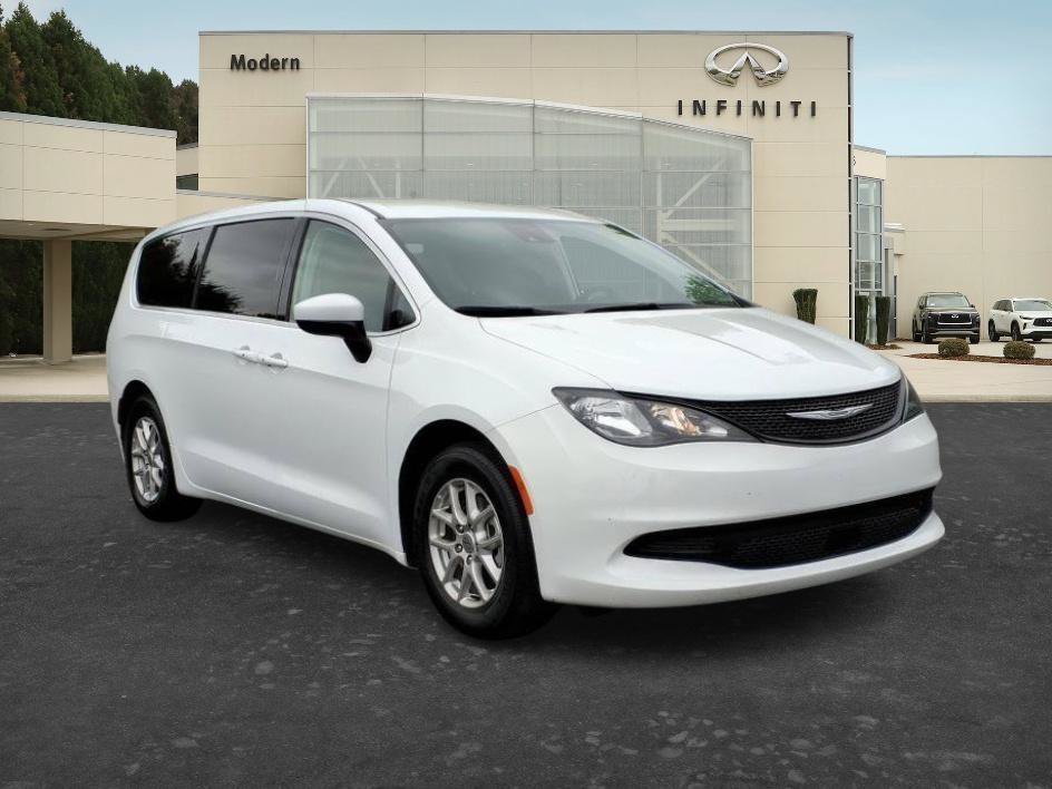 Used 2023 Bright White Clearcoat Chrysler LX image 8