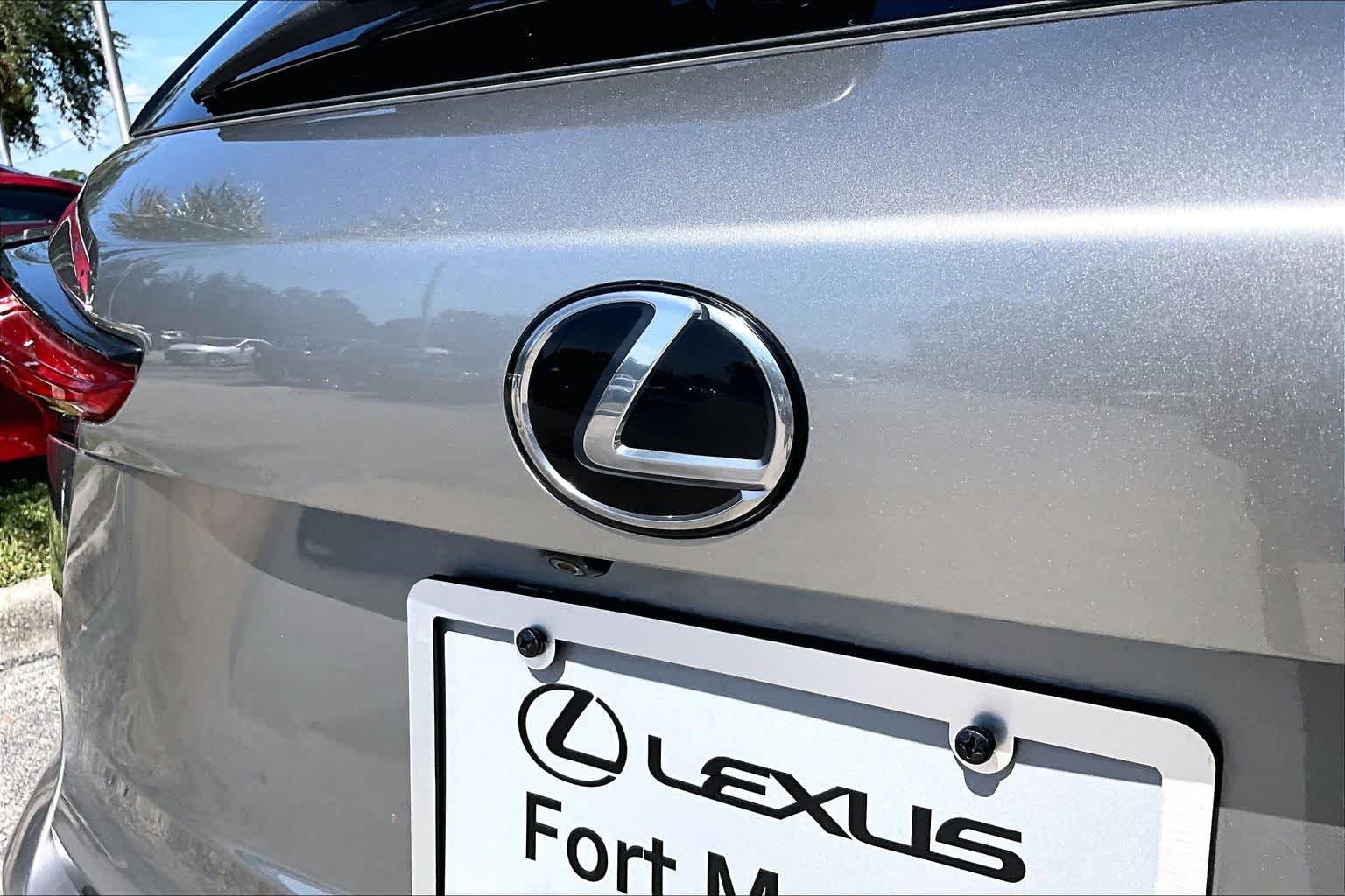 Used 2019 Atomic Silver Lexus  image 31