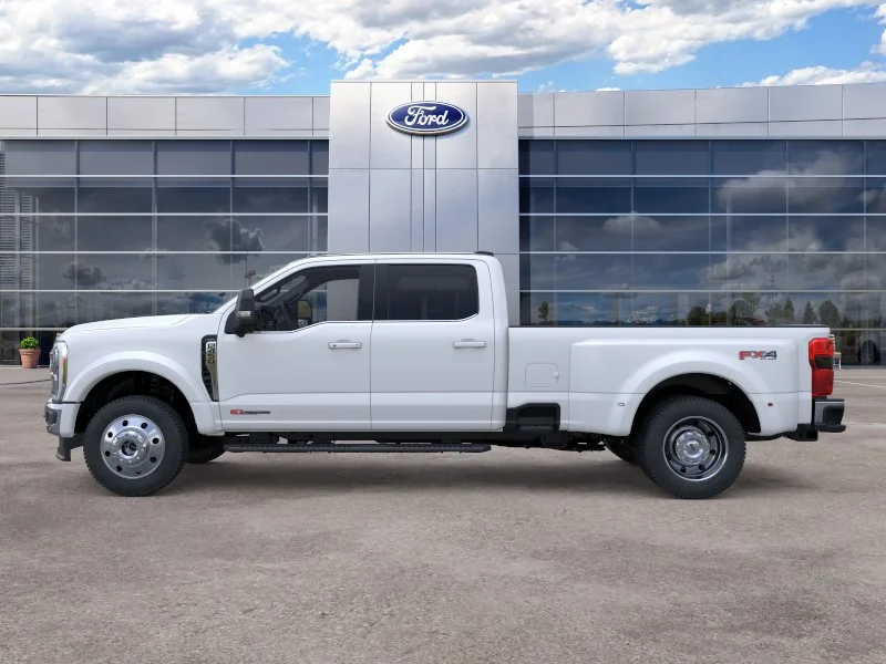 New 2026 Star White Metallic Tri-Coat Ford F-450® Lariat® image 3