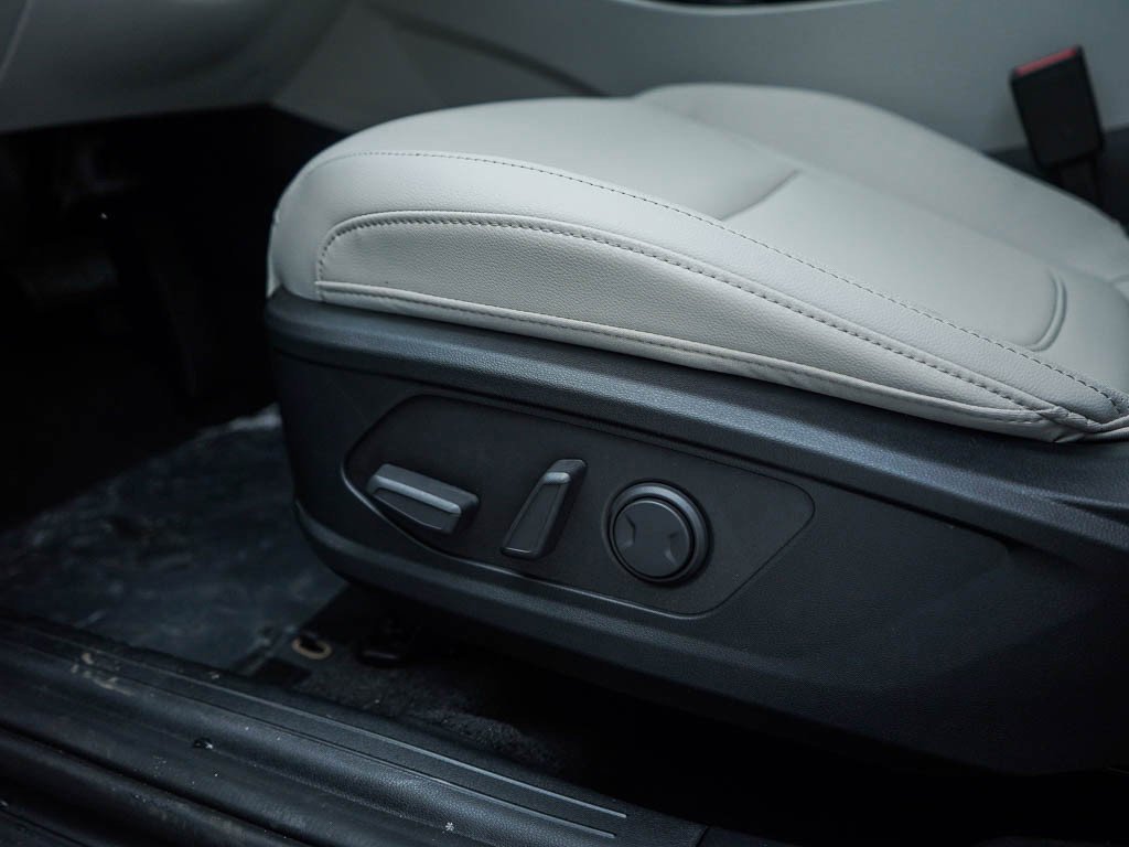 New 2026 Serenity White Pearl Hyundai SEL Premium AWD image 20