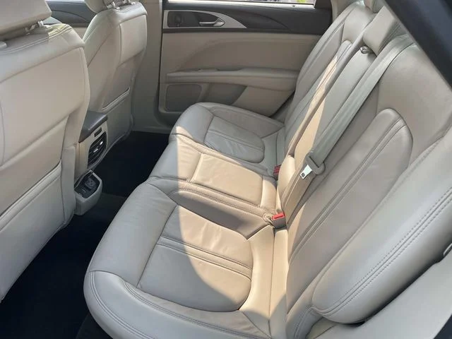Used 2019 Blue Lincoln Reserve image 20