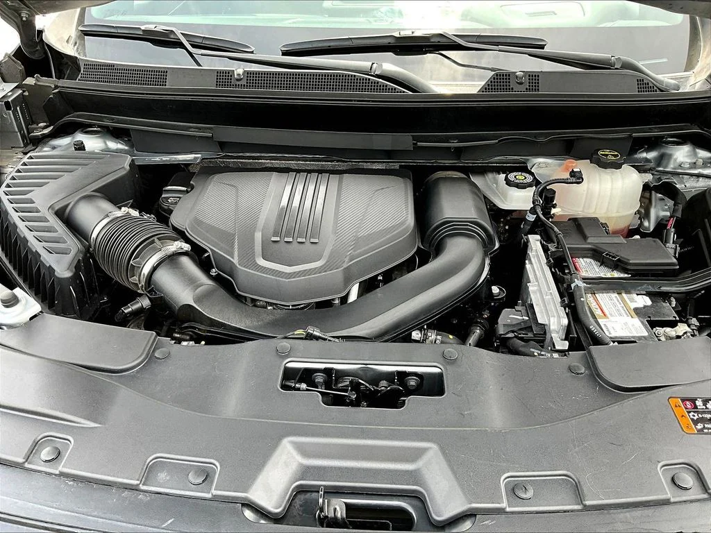 Certified Used 2025 Silver GMC Elevation image 33