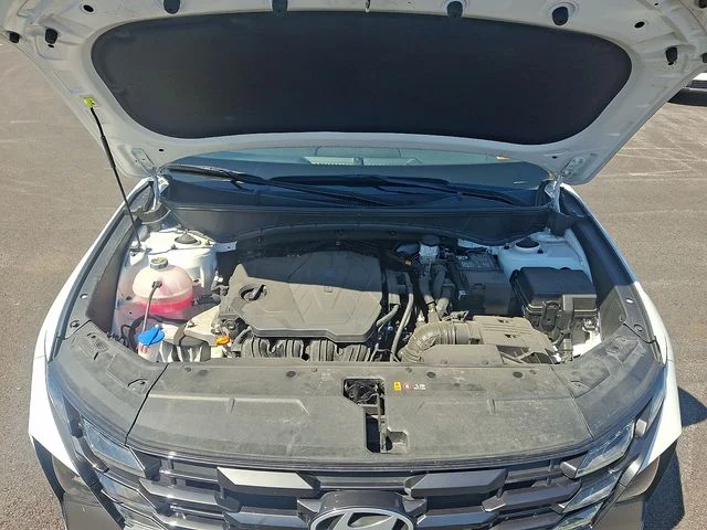 Used 2025 White Hyundai SEL Convenience image 28