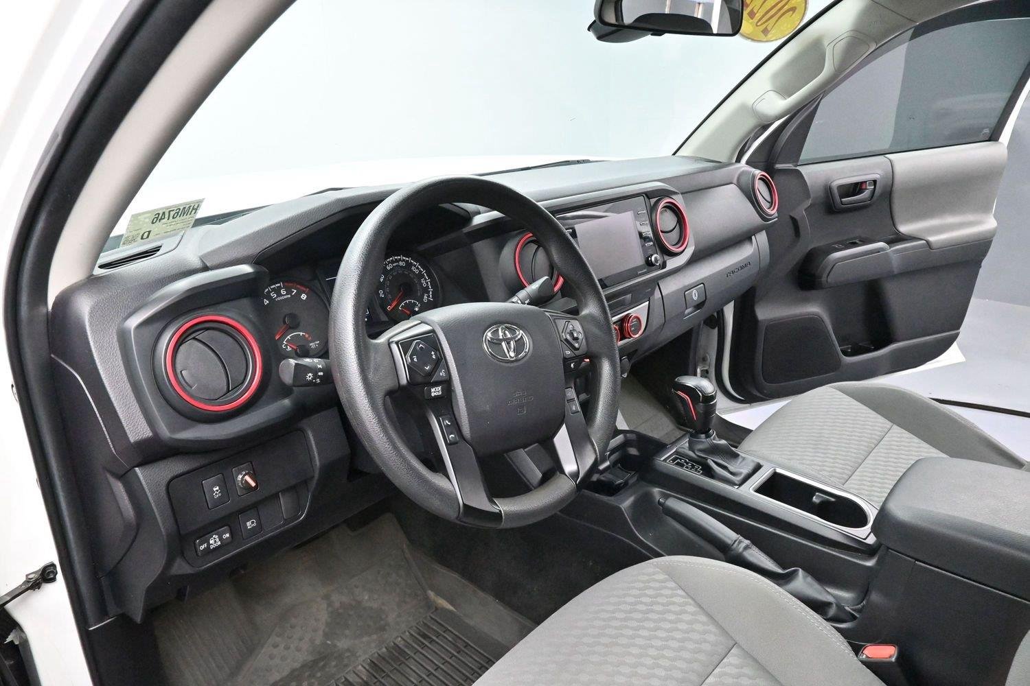 Used 2022 White Toyota SR V6 image 15