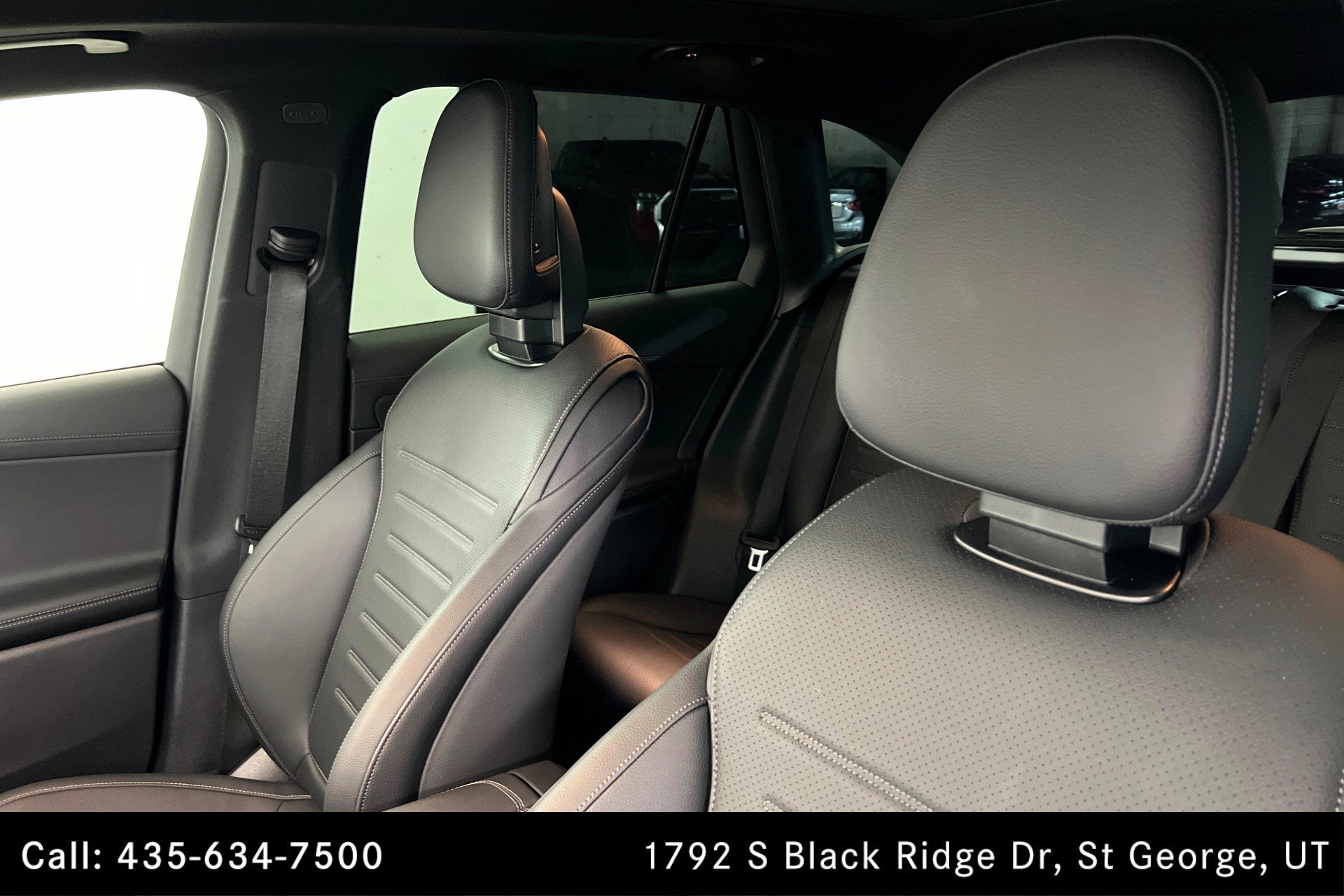 Certified Used 2026 MANUFAKTUR Alpine Grey Mercedes-Benz GLC 300 image 17