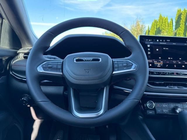 New 2026 Bright White Clear-Coat Exterior Paint Jeep Trailhawk image 13