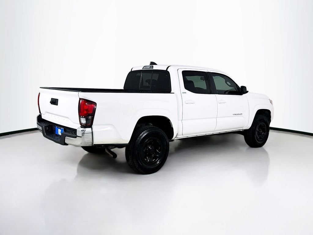 Used 2022 White Toyota SR5 image 7