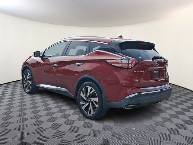 Used 2016 Red Nissan Platinum image 5