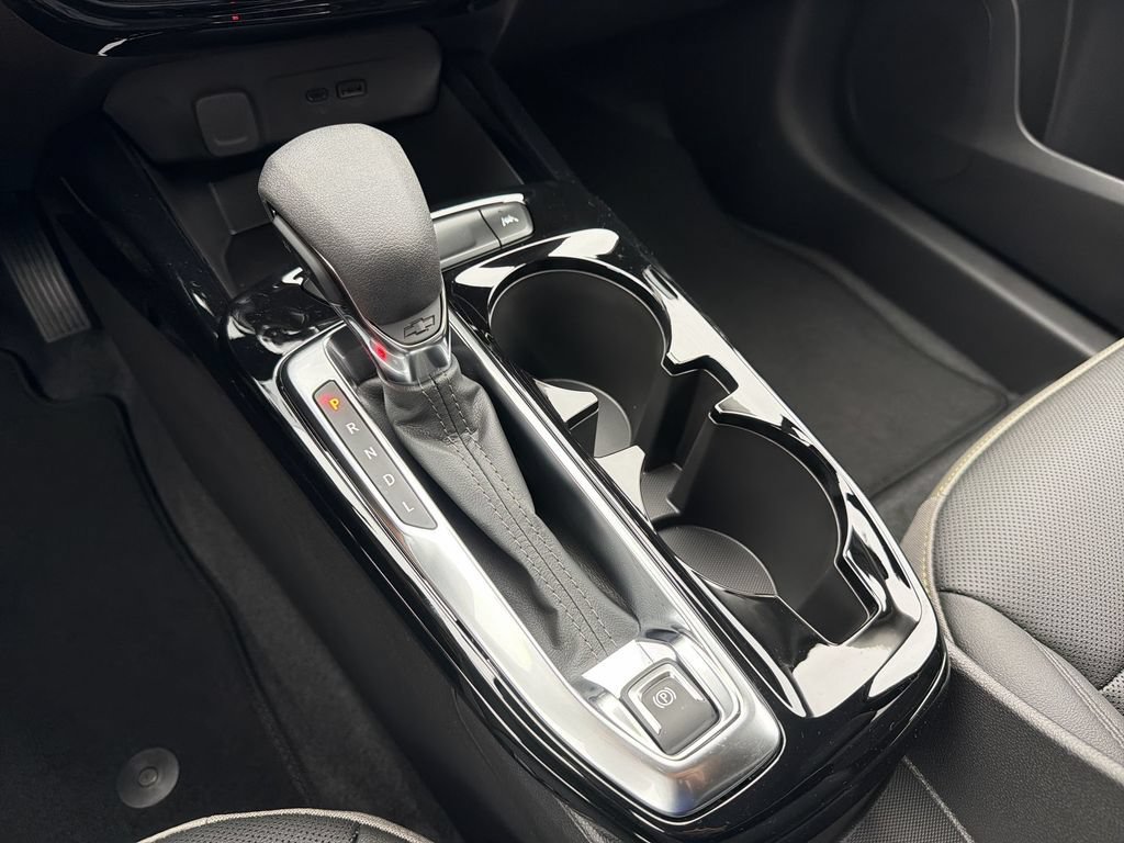 New 2026 Mosaic Black Metallic Chevrolet ACTIV image 18