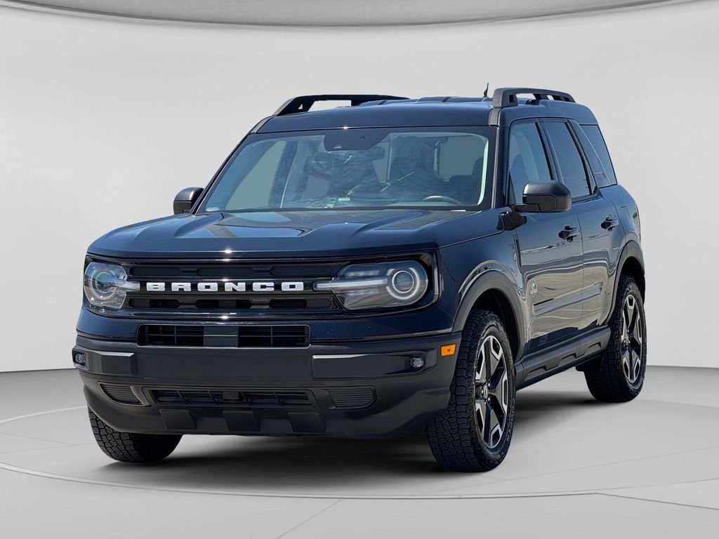 Used 2022 Shadow Black Ford Outer Banks image 5