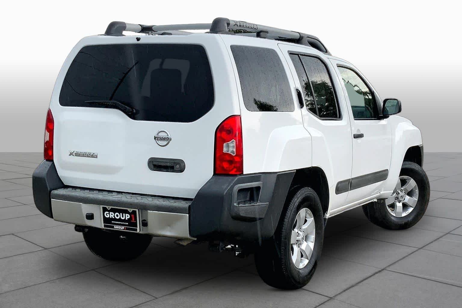 Used 2012 Avalanche Nissan S image 12