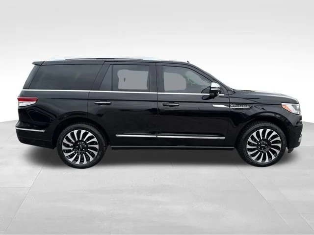 Used 2024  Lincoln Black Label image 8