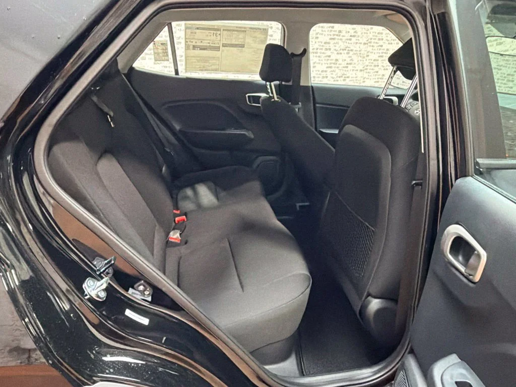 New 2026 Onyx Black Hyundai SE image 11