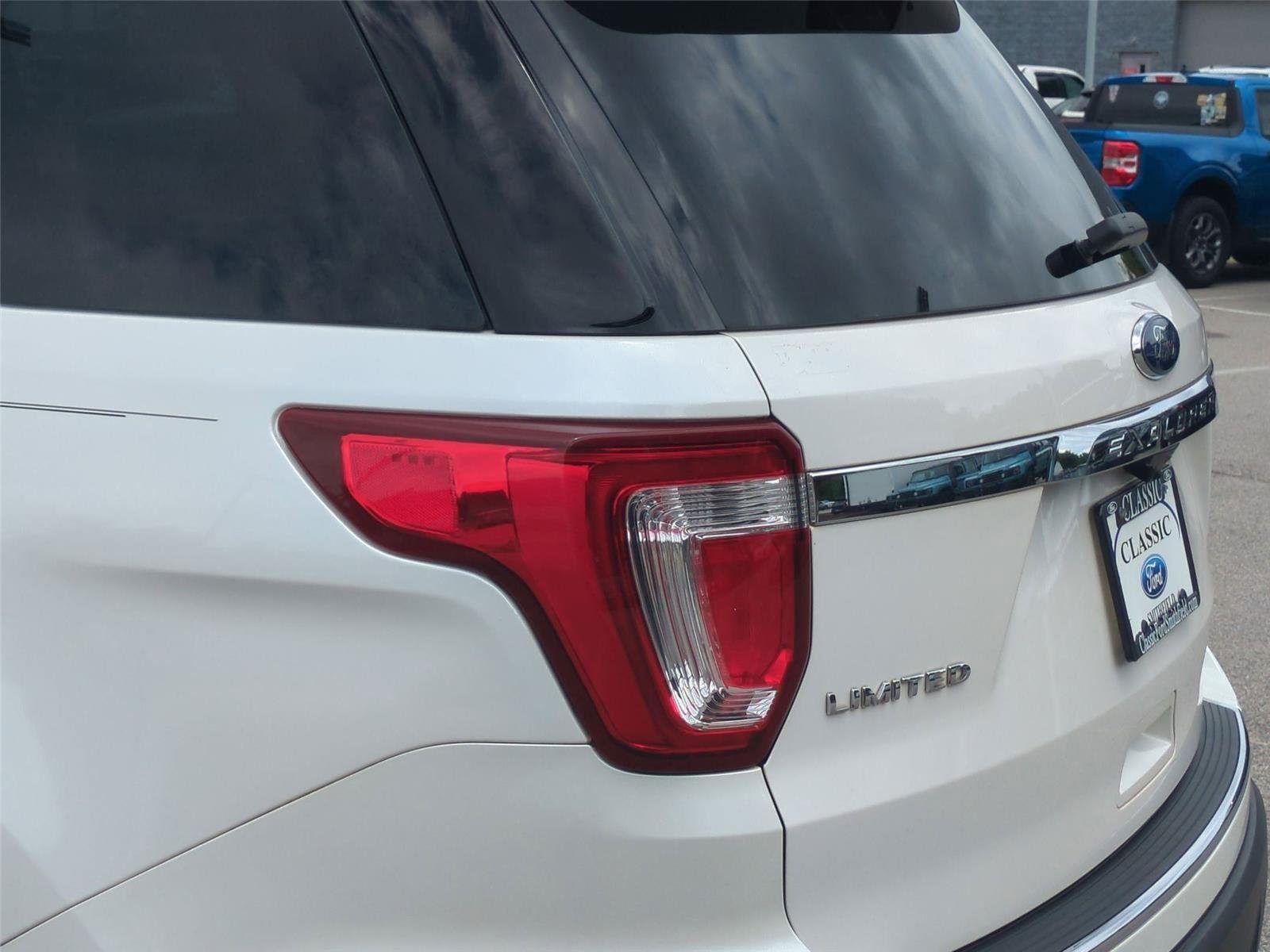 Used 2018 White Platinum Metallic Tri-Coat Ford Limited image 12
