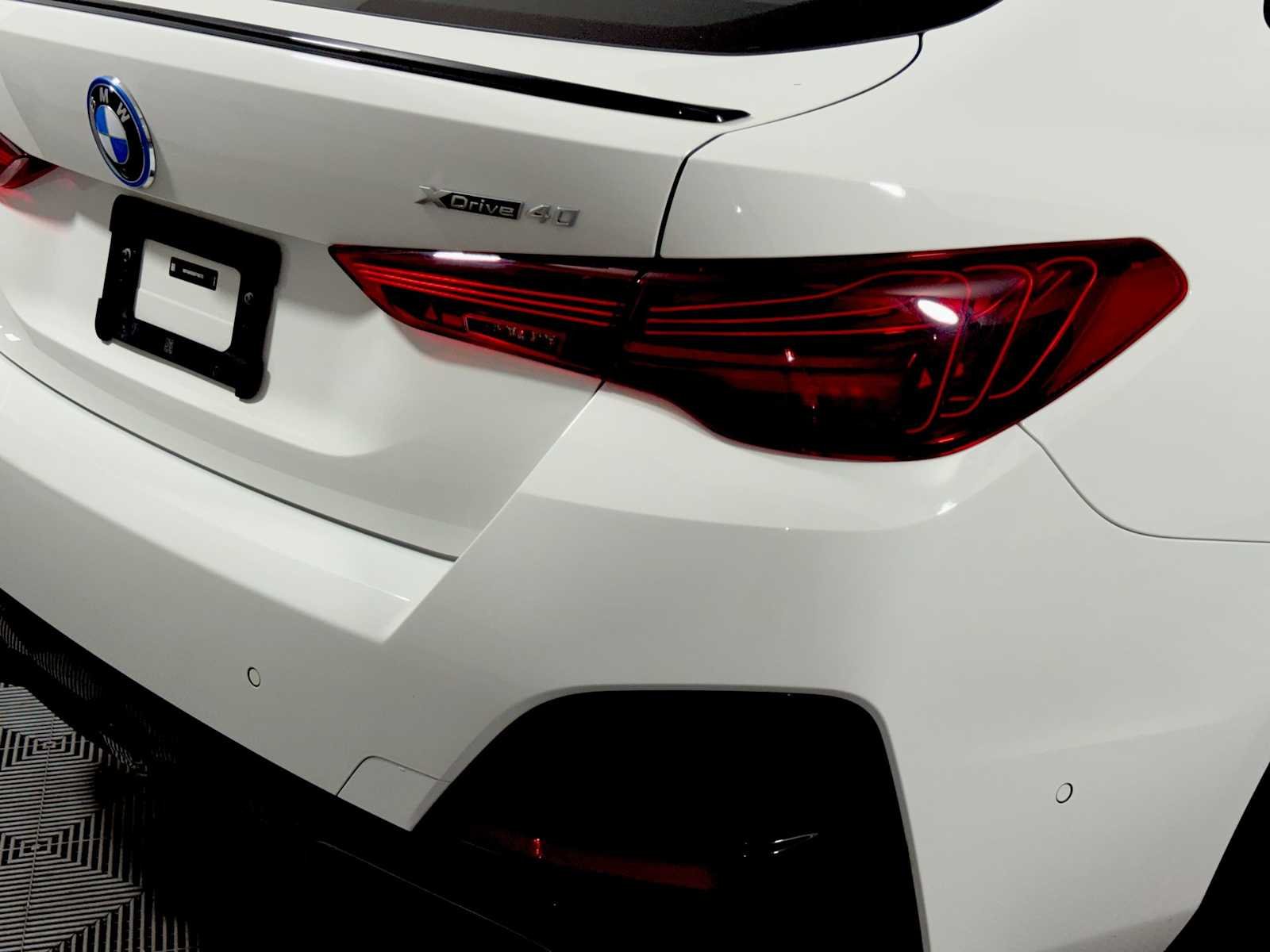 2025 BMW i4 40 - Photo 28