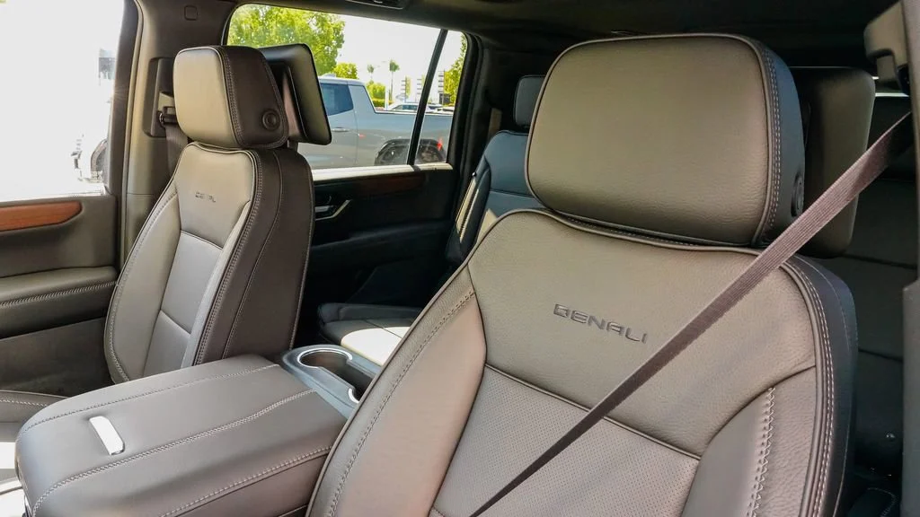 2026 GMC Yukon XL Denali - Photo 14