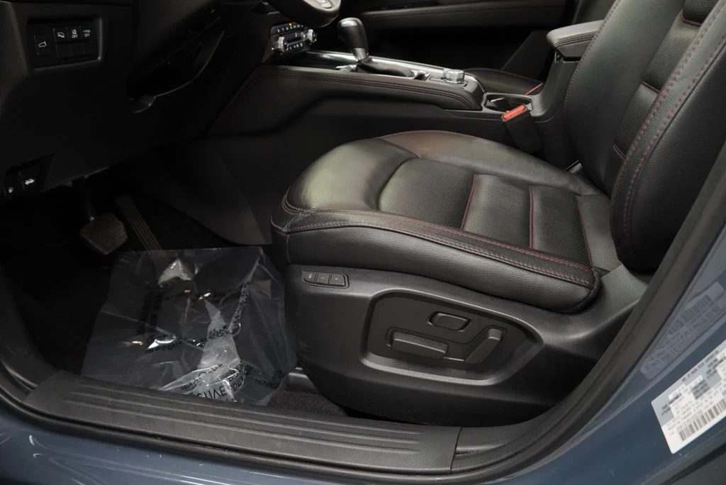 Used 2025 Gray Mazda 2.5 S Carbon Edition image 37