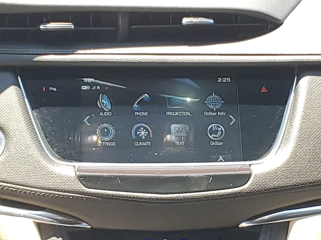Used 2018 HARBOR BLUE METALLIC Cadillac FWD image 14