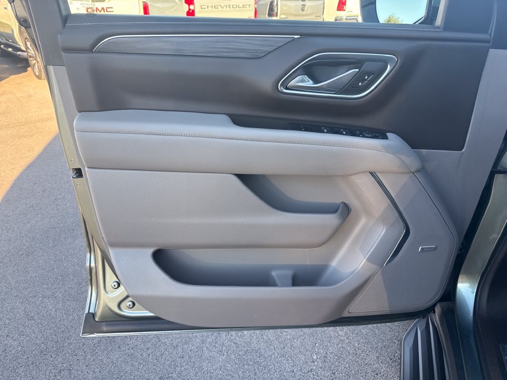 Used 2023 Green GMC SLT image 12