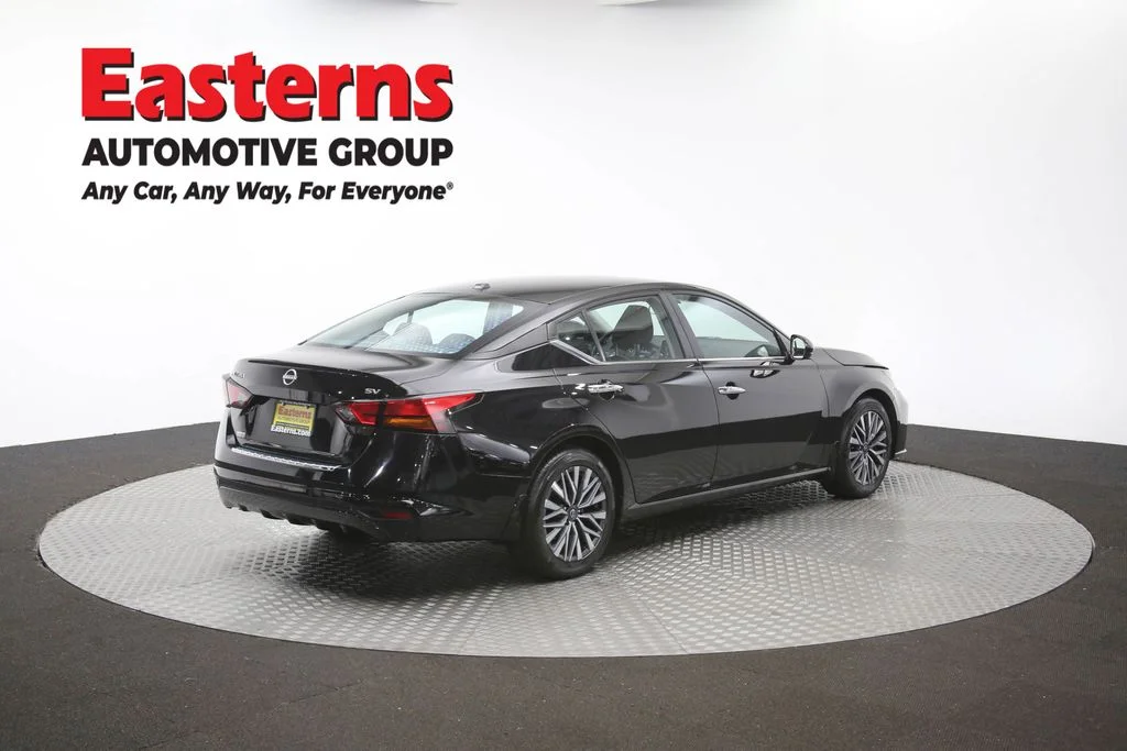 Used 2023 Black Nissan 2.5 SV image 40