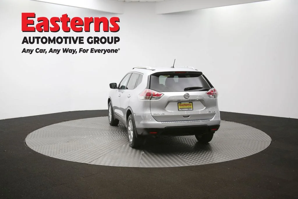 Used 2016 Silver Nissan SV image 63