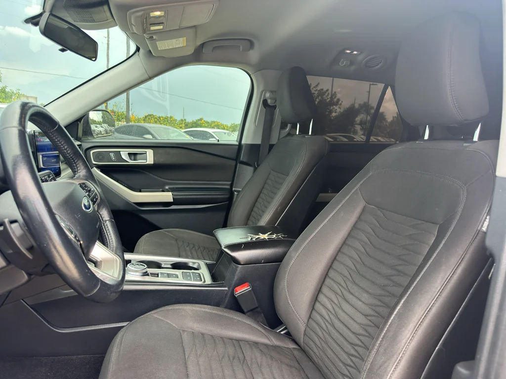 Used 2020 Agate Black Metallic Ford XLT image 10