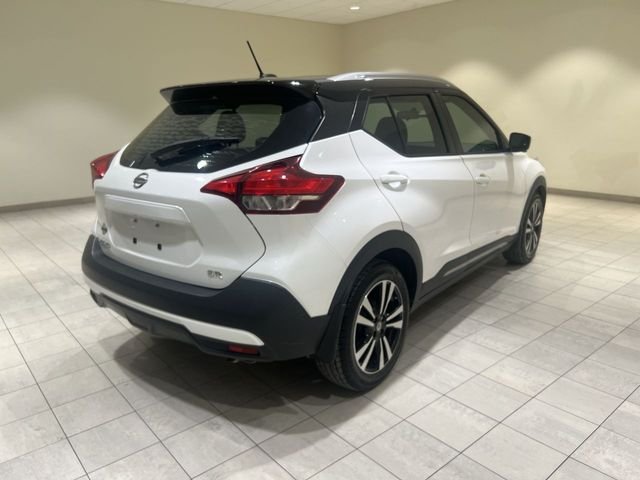Used 2019 White Nissan SR image 5