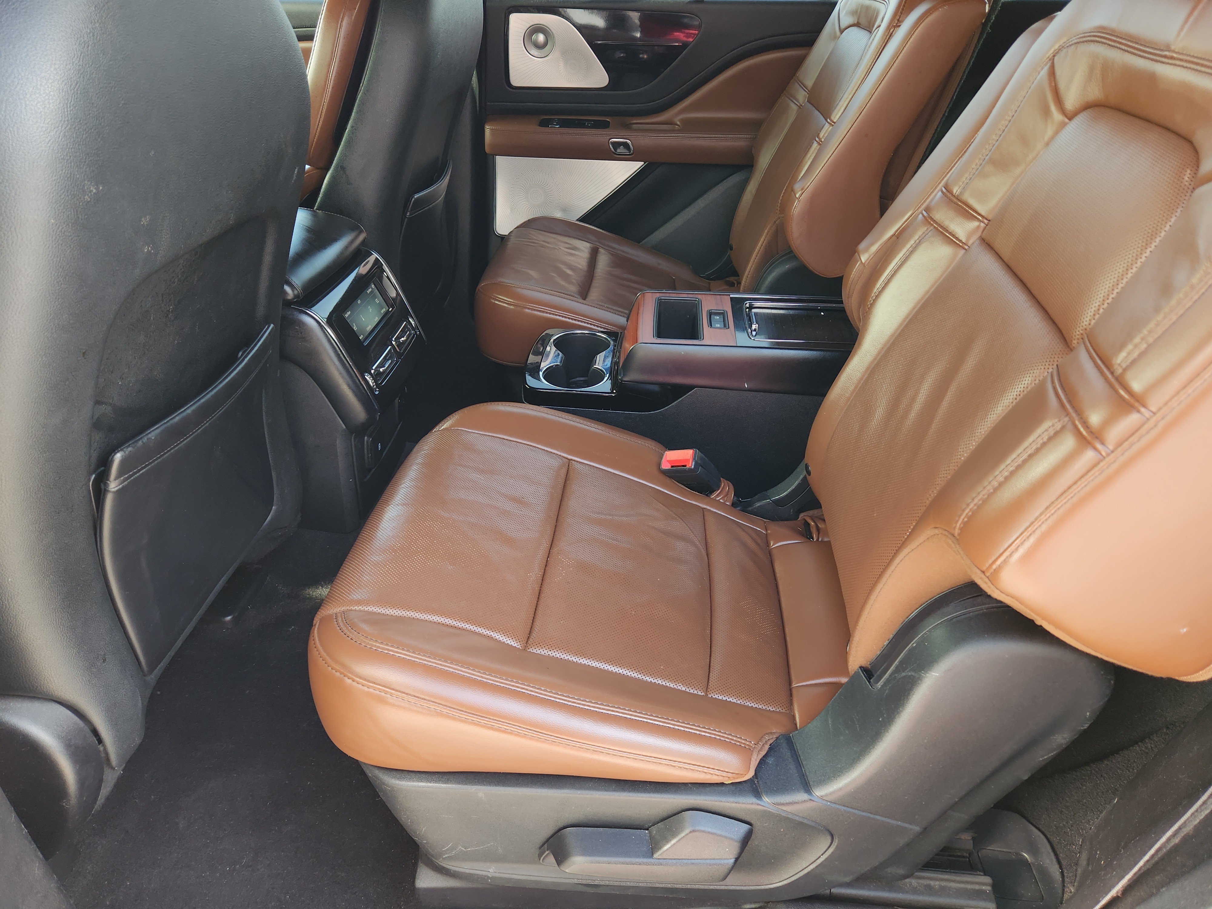 Used 2020 Iced Mocha Metallic Premium Colorant Lincoln Reserve image 32