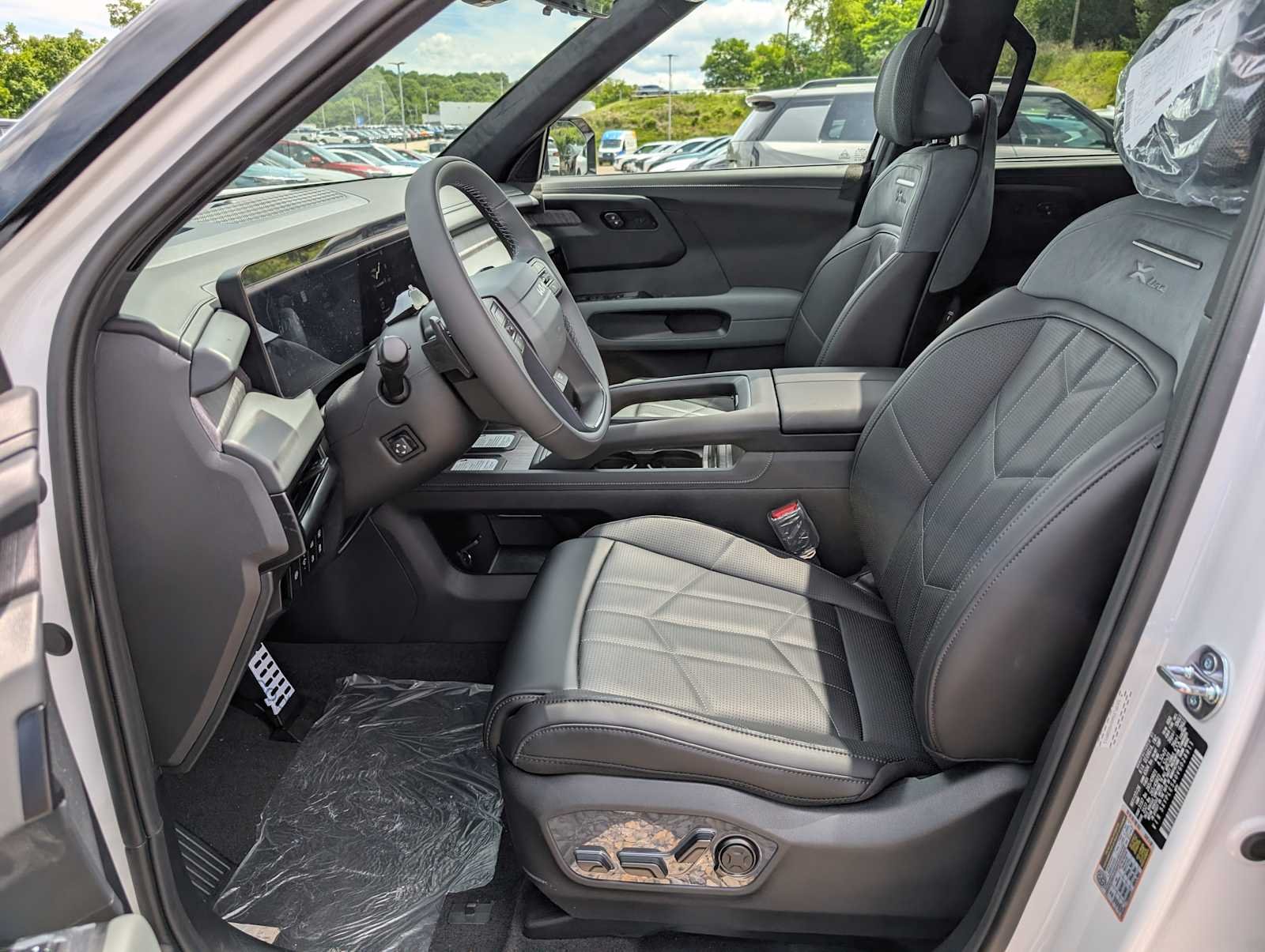 New 2027 Glacial White Pearl Kia X-Line SX-Prestige image 4