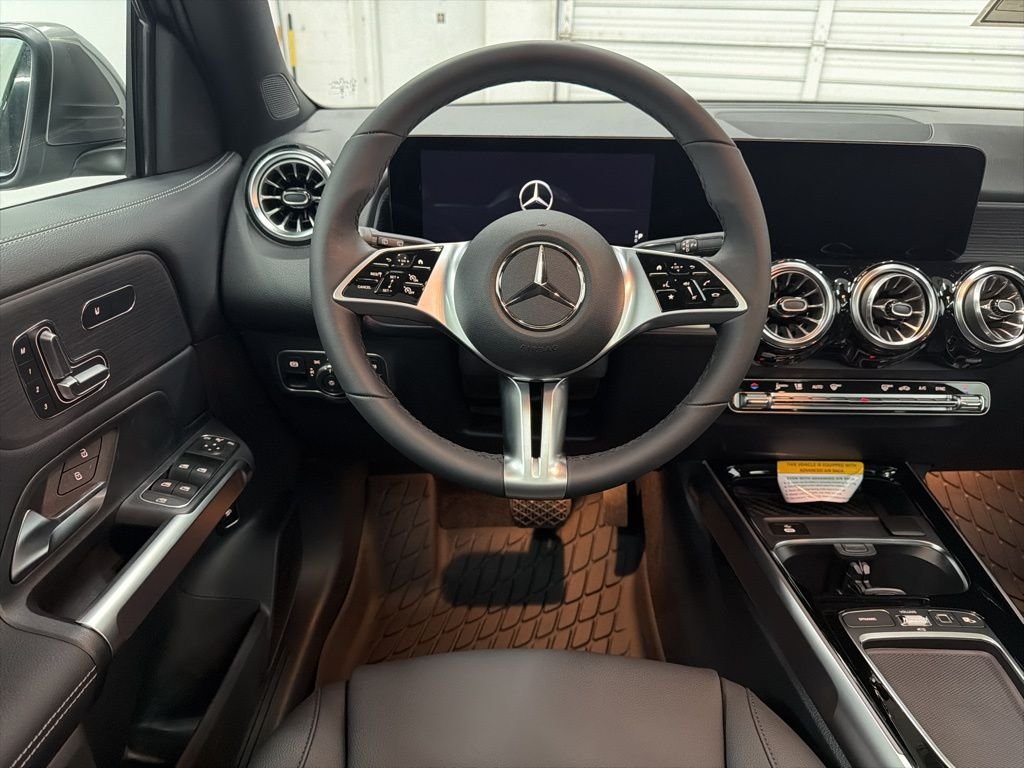 Used 2026  Mercedes-Benz GLB 250 image 21