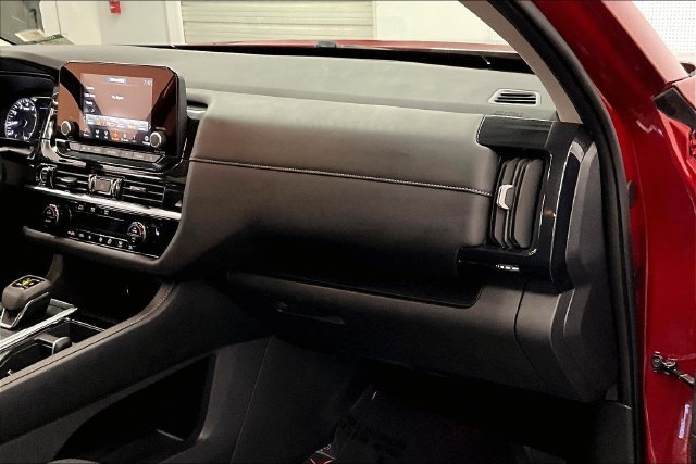 Used 2023 Scarlet Ember Tintcoat Nissan SV image 19