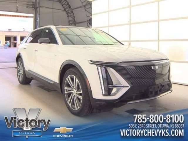 2024 Cadillac LYRIQ Luxury 1