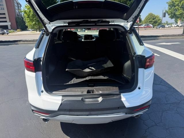 Used 2024 Summit White Chevrolet 2LT image 5