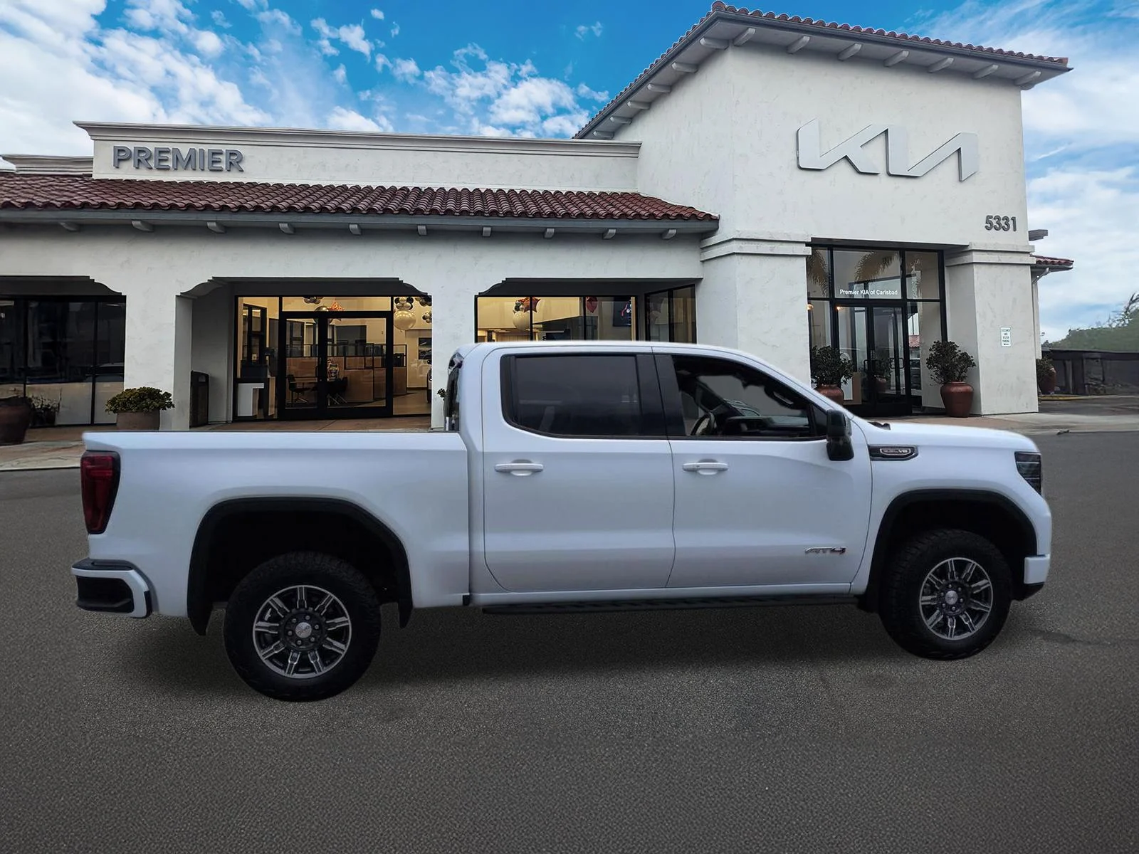 Used 2024 White GMC AT4 image 9